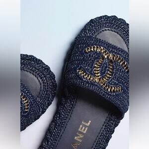 CHANEL 2021 Interlocking Raffia braided CC Logo Espadrilles slides sandals 35 5